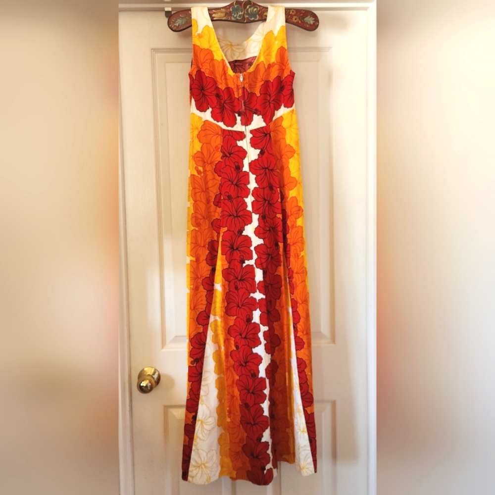 60s Ui-Maikai Hawaiian Empire Sunset Oranges Red Hibiscus S/L Zip Maxi Dress EVC